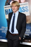 Оуэн Уилсон (Owen Wilson) на премьере фильма 'Hall Pass' в Лос Анжелесе, 23.02.11 (53xHQ) 2e1aa9230433845
