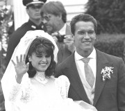 Арнольд Шварценеггер (Arnold Schwarzenegger) фото со свадьбы - 5xHQ Cba338230911839