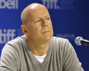 Брюс Уиллис / Bruce Willis - Looper Press Conference @ Toronto International Film Festival, 06.09.12 (27xHQ 42d5bd236635704
