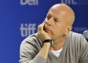 Брюс Уиллис / Bruce Willis - Looper Press Conference @ Toronto International Film Festival, 06.09.12 (27xHQ 594f0e236635745