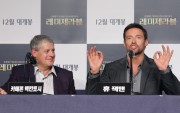 Хью Джекман (Hugh Jackman) 'Les Miserables' press conference in Seoul, 26.11.12 - 23хHQ A57e3b237772406