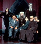 Семейка Аддамс / Addams Family (Анжелика Хьюстон, Кристофер Ллойд, Кристина Риччи, 1991) 83034d240714389