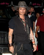 Джонни Депп (Johnny Depp) Leaves a Party at Pink Taco on August 6th - 22хHQ 390e13244609947