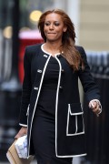 Мелани Браун (Melanie Brown) 2013-02-06 out and about in London (45xНQ) 07d87e245014275