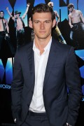 Алекс Петтифер (Alex Pettyfer) Arriving at 'Magic Mike' Premiere in Los Angeles, 2012.06.24 - 13xHQ 79cca1247628553