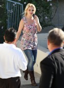 Бритни Спирс (Britney Spears) out for Coffee at Starbucks in Calabasas (October 27 2010) - 22хHQ 6d1650282743733
