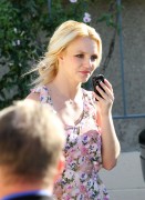 Бритни Спирс (Britney Spears) out for Coffee at Starbucks in Calabasas (October 27 2010) - 22хHQ 7f2ae1282743759