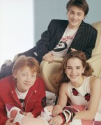 Эмма Уотсон, Дэниэл Рэдклифф, Руперт Гринт (Emma Watson, Rupert Grint, Daniel Radcliffe) YM Photoshoot 2004 (7xHQ) F2eab3285955992