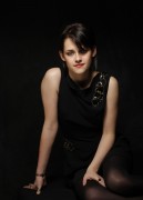 Кристен Стюарт (Kristen Stewart) Dan MacMedan Photoshoot - The USA Today Portraits, November 6, 2009 (19xHQ) C400d9285965454