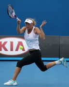 Каролин Возняцки (Caroline Wozniacki) training at 2013 Australian Open (12xHQ) 4f8889287475072