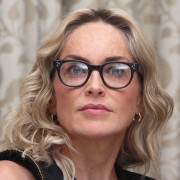 Sharon Stone - Страница 3 A16bfa287775112