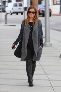 Оливия Уайлд (Olivia Wilde) out and about candids in Beverly Hills, 29.10.2013 - 15xHQ 03ed20288336711