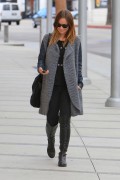 Оливия Уайлд (Olivia Wilde) out and about candids in Beverly Hills, 29.10.2013 - 15xHQ 903d76288336701