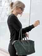 Тейлор Свифт (Taylor Swift) - out and about candids in Hollywood, October 26, 2013 (16xHQ) Dffa29288336832