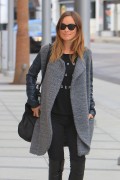 Оливия Уайлд (Olivia Wilde) out and about candids in Beverly Hills, 29.10.2013 - 15xHQ F56593288336737