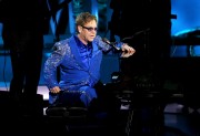 Элтон Джон (Elton John) 65th Annual Primetime Emmy Awards held at Nokia Theatre L.A. Live, Los Angeles - Show,22.09.13 - 24xHQ 71c528290799705