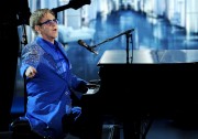 Элтон Джон (Elton John) 65th Annual Primetime Emmy Awards held at Nokia Theatre L.A. Live, Los Angeles - Show,22.09.13 - 24xHQ Efc56a290799733