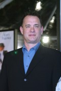 Том Хэнкс (Tom Hanks) Catch me if you can premiere held at Mann Village Theatre, Westwood, 12.16.02 - 6xHQ 1abd52291945601