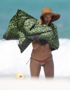 Ирина Шейк (Irina Shayk) Bikini on the beach while on holiday in Mexico, 07.04.2015 (20xHQ) Cdfe62402717521