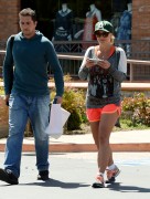 Бритни Спирс (Britney Spears) Goes shopping in Thousand Oaks, 08.04.2015 (38xHQ) 520d26402814526