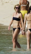 Гвинет Пэлтроу (Gwyneth Paltrow) Bikini on a beach in Barbados, 20.02.2011 (28xHQ) 348e58402827710