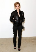 Эмма Уотсон (Emma Watson) Chanel Fashion Show Portraits - 5xHQ B1e427402843803