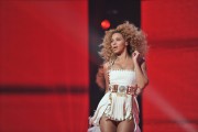 Бейонсе (Beyonce) Performing on X-Factor France (June 28 2011) (53хHQ) 4b2915404113572
