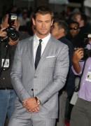 Крис Хемсворт (Chris Hemsworth) 'Avengers Age Of Ultron' Premiere, Dolby Theater, Hollywood, 2015 (105xHQ) 8343ce404127760