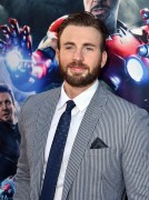 Крис Эванс (Chris Evans) 'Avengers Age Of Ultron' Premiere, 2015 (43xHQ) 849cb7404128021