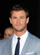 Крис Хемсворт (Chris Hemsworth) 'Avengers Age Of Ultron' Premiere, Dolby Theater, Hollywood, 2015 (105xHQ) A79c69404127491