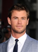 Крис Хемсворт (Chris Hemsworth) 'Avengers Age Of Ultron' Premiere, Dolby Theater, Hollywood, 2015 (105xHQ) F0ed16404127824