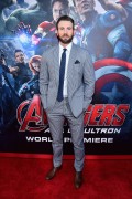 Крис Эванс (Chris Evans) 'Avengers Age Of Ultron' Premiere, 2015 (43xHQ) Fec79f404128039