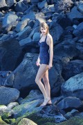 Тейлор Свифт (Taylor Swift) On a beach, Maui, 1.21.2015 (95xHQ) A0c511406655405