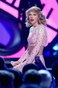 Тейлор Свифт (Taylor Swift) IHeartRadio Music Festival (show), MGM Grand Garden Arena, 2014 (85xHQ) C303b5406653033