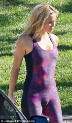 [LQ tag] Kate Hudson - at a park in LA 4/28/15