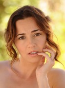 Linda Cardellini A9ec83407420192