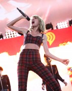 Тейлор Свифт (Taylor Swift) Z-100 Jingle Ball (show and backstage), Madison Square Garden, New York City, 12.12.2014 - 12xHQ Ccea55408003390