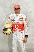 Льюис Хэмилтон (Lewis Hamilton) Formula One 2011 Season Photocall during the Australian Grand Prix, in Albert Park (March 24, 2011) (2xHQ) B21d4b408138167