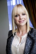 Анна Фэрис (Anna Faris) What's Your Number press conference portraits by Armando Gallo (Los Angeles, September 20, 2011) - 17xHQ 5518c4408354834