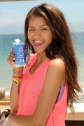 Зендая Коулман (Zendaya Coleman) Shake It Up cast BBQ at the Malibu Beach House, 08.07.2012 - 36xHQ Cdede7408428317