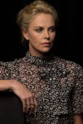 Шарлиз Терон (Charlize Theron) Dan MacMedan Photoshoot 2015 for USA Today 45ba4d411856877