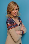 Элизабет Бэнкс (Elizabeth Banks) Portraits during the 2011 Sundance Film Festival at The Samsung Galaxy Tab Lift in Park City, 23.01.2011 (6xHQ) 1d04c6414837827