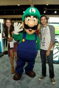 [MQ] Kira Kosarin - Nintendo hosts celebrities at 2015 E3 Gaming Convention in LA 6/16/15