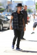Justin Bieber - 'The Vapor Spot' in LA 06/24/2015